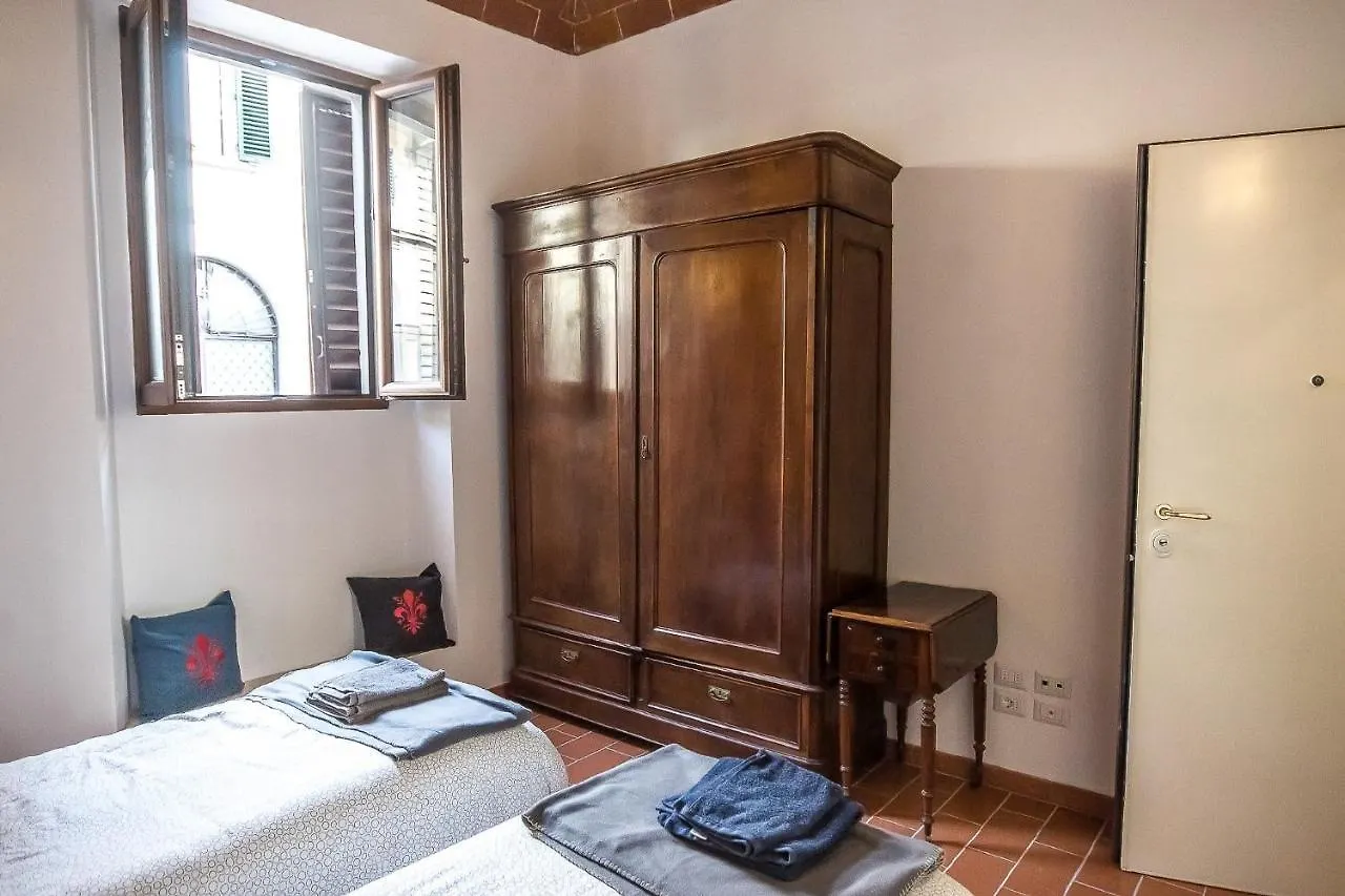 Room In An Apartment Close To The Train Station Florence Homestay