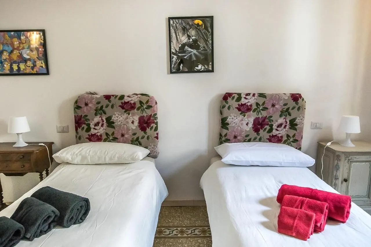 Room In An Apartment Close To The Train Station Florence Italy