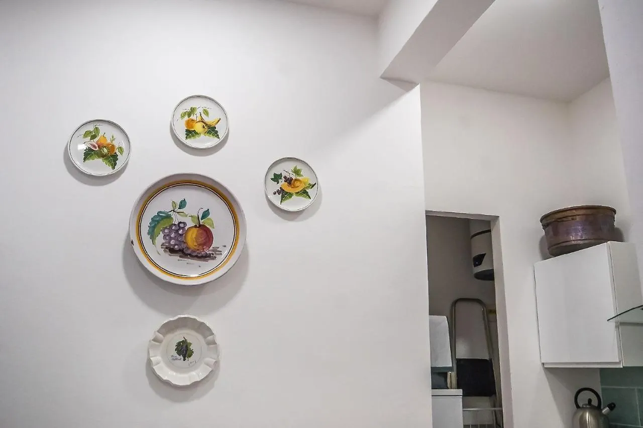 Room In An Apartment Close To The Train Station Florence Homestay