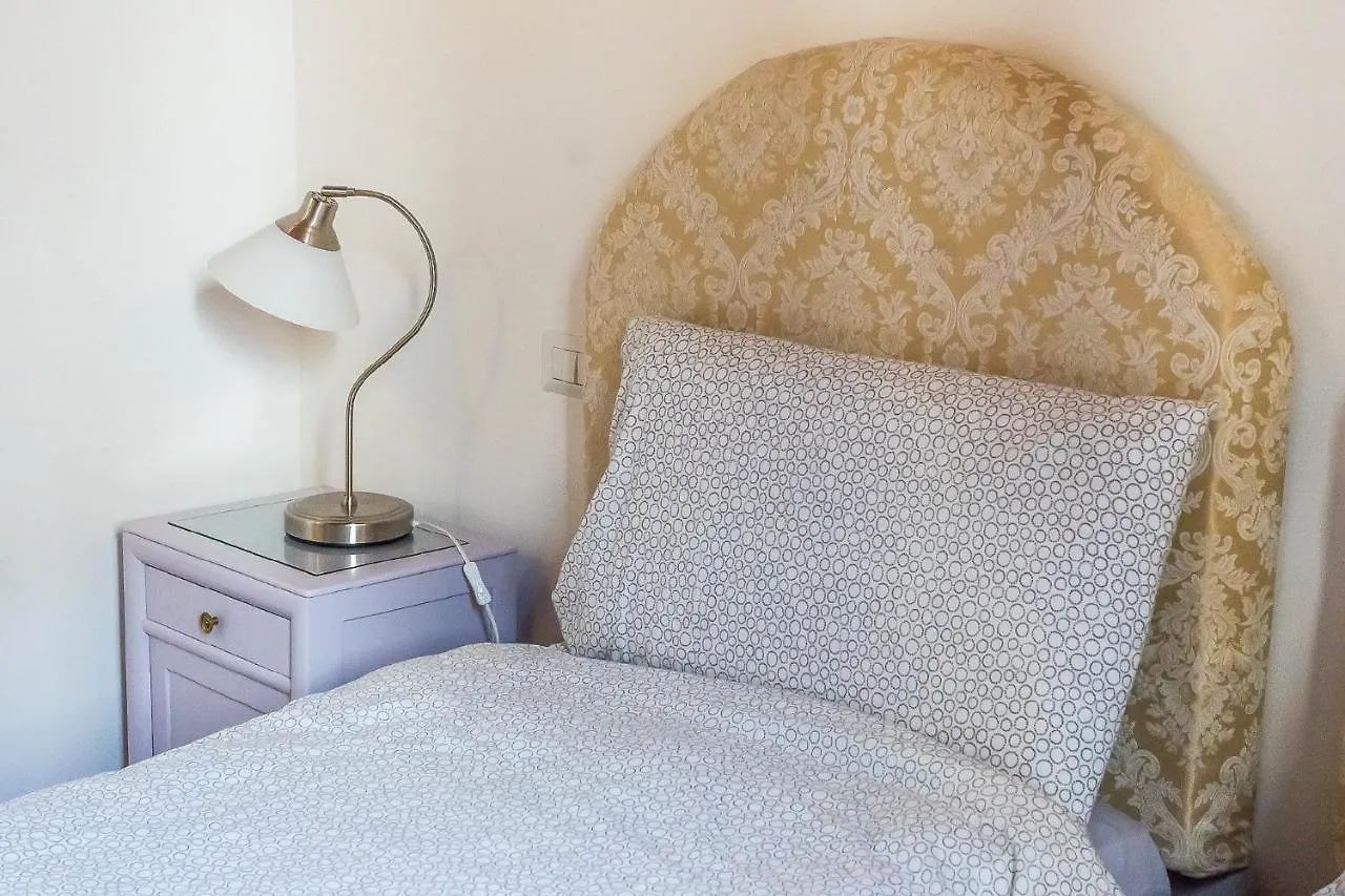 Homestay Room In An Apartment Close To The Train Station Florence