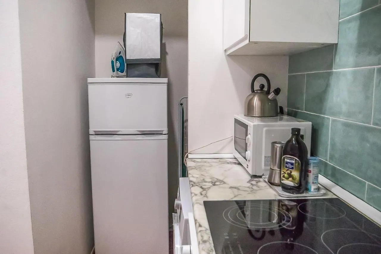 Room In An Apartment Close To The Train Station Florence Homestay